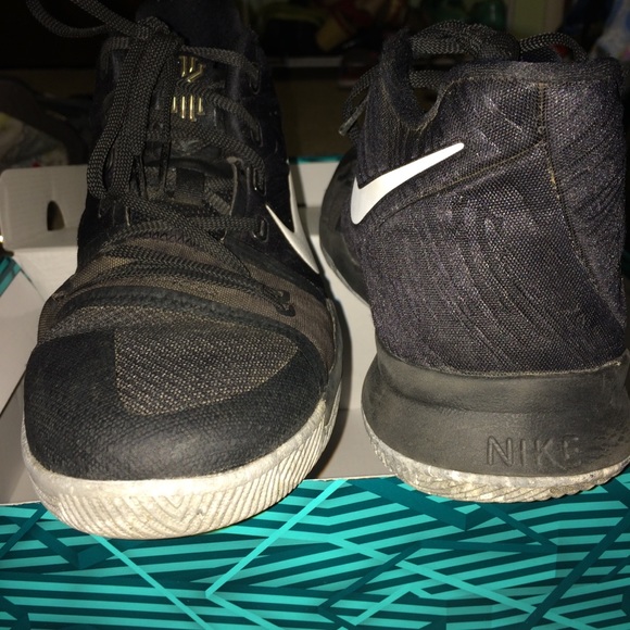 Kyrie 3,s Size 7 - Picture 3 of 5